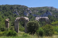 Le Pas de l'Étroit arches.