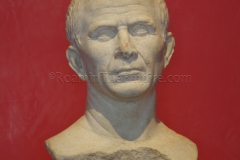 First century BCE bust of Julius Caesar, displayed in the Musée de l'Arles et de la Provence Antique.