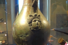 Bronze vessel with an image of Minerva.