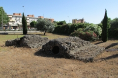 Other mausolea in the area of Los Columbarios.