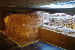 Latrine area of the baths in the Cripta Arqueológica de Puerta Obispo.