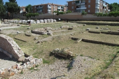 Area of the portico and tabernae.