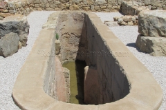 Cistern in the stoa.