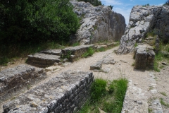 Rock cut of the Caperon aqueduct.