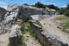 Eygalières aqueduct branching off toward Arelate.