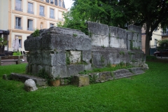 Tombs of Julius Severianus, a Quintus Valerius, and Julia.