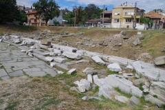 Road and western barracks of the Eastern Gate.