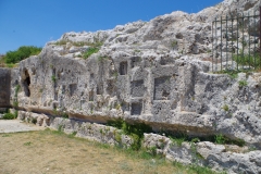 Votive niches in the walls of the portico terrace.