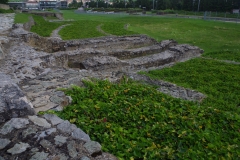 Hemicycle of the monumental portico.