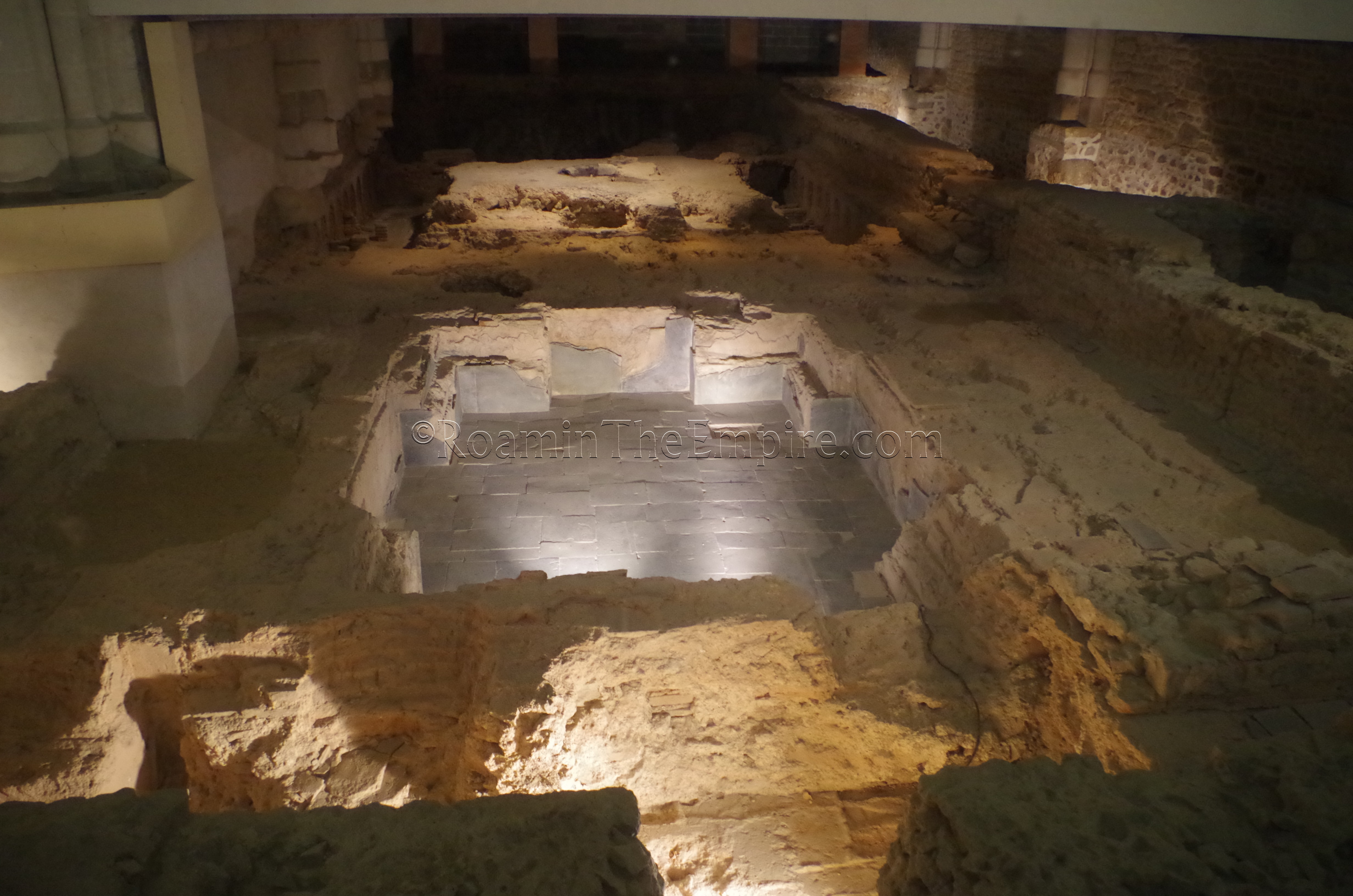 Frigidarium and tepidarium area of the baths. Noviodunum.