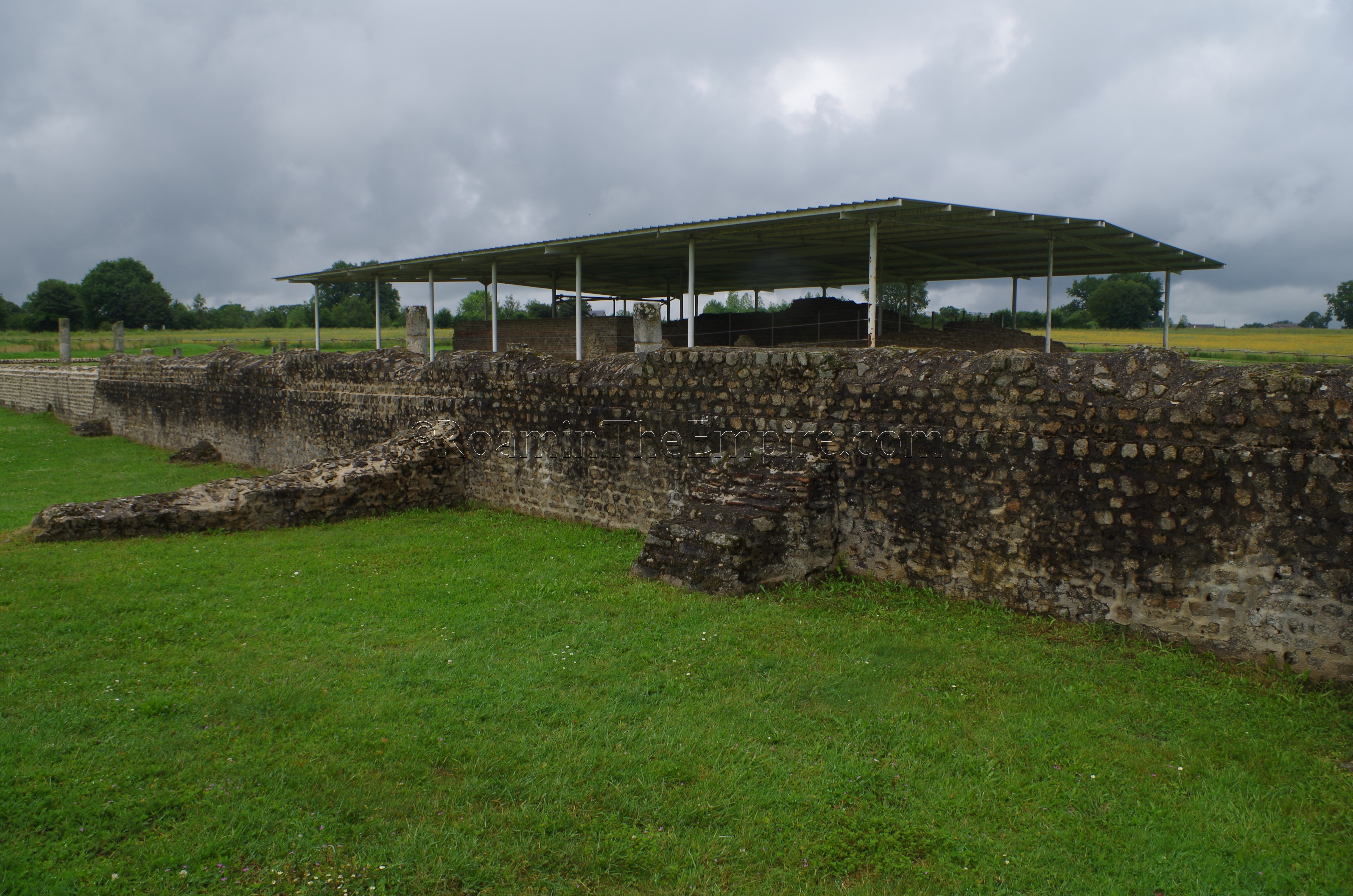 Exterior retaining wall of the temple area. Noviodunum.