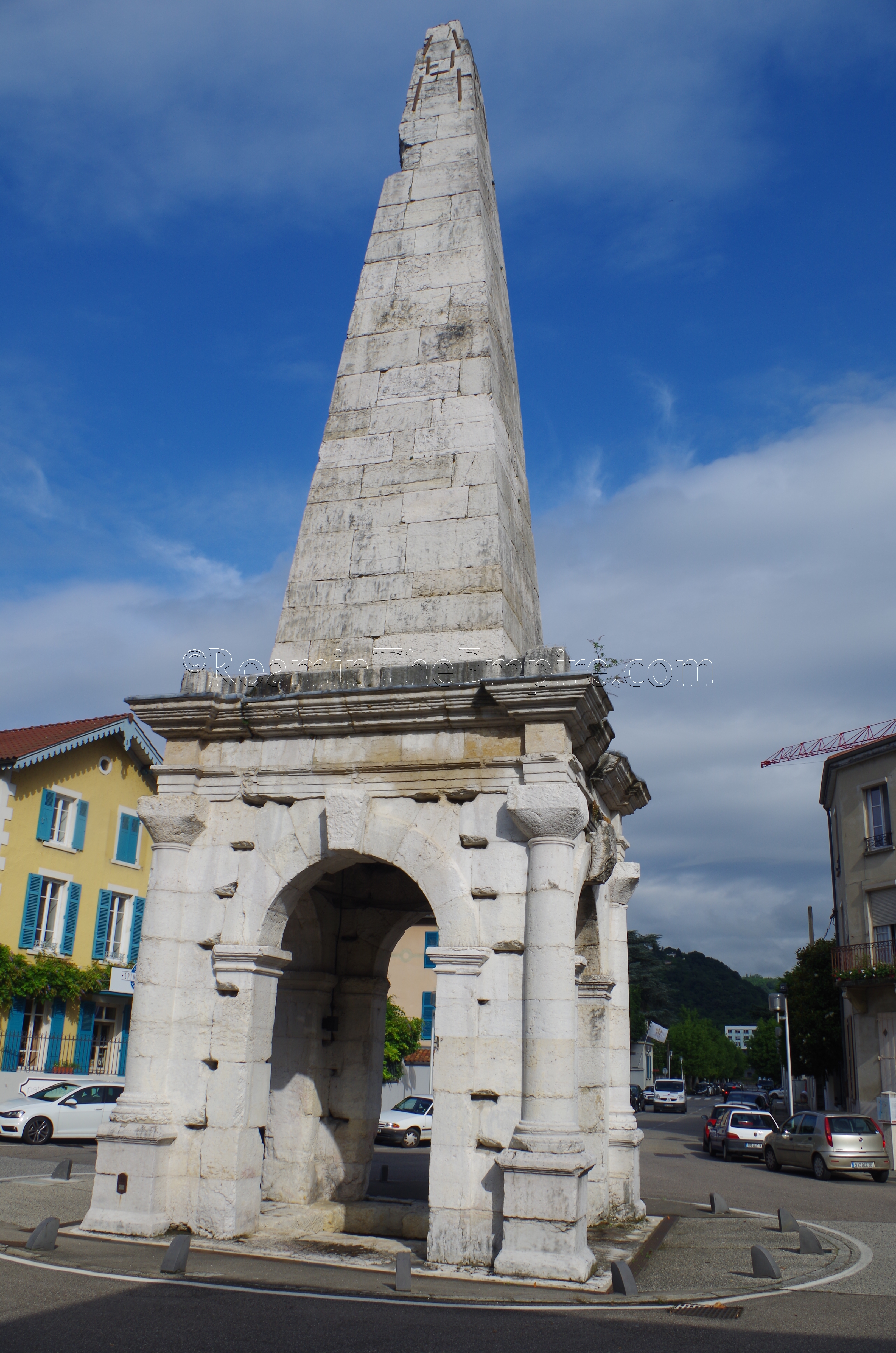 L'Aiguille. Vienna. Vienne.
