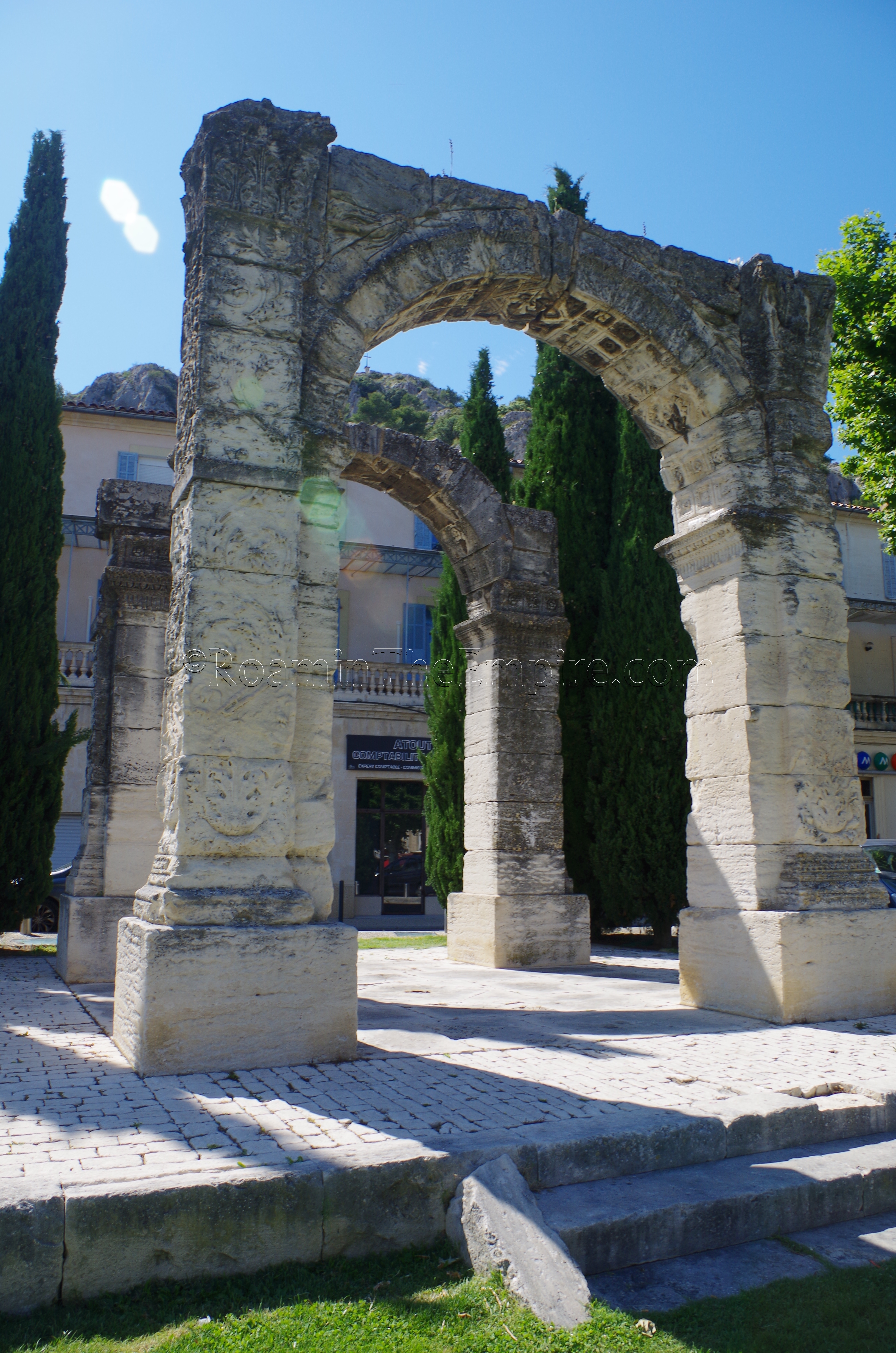 East face of the Roman arch at Cavaillon. Cabellio. Gallia Narbonensis.