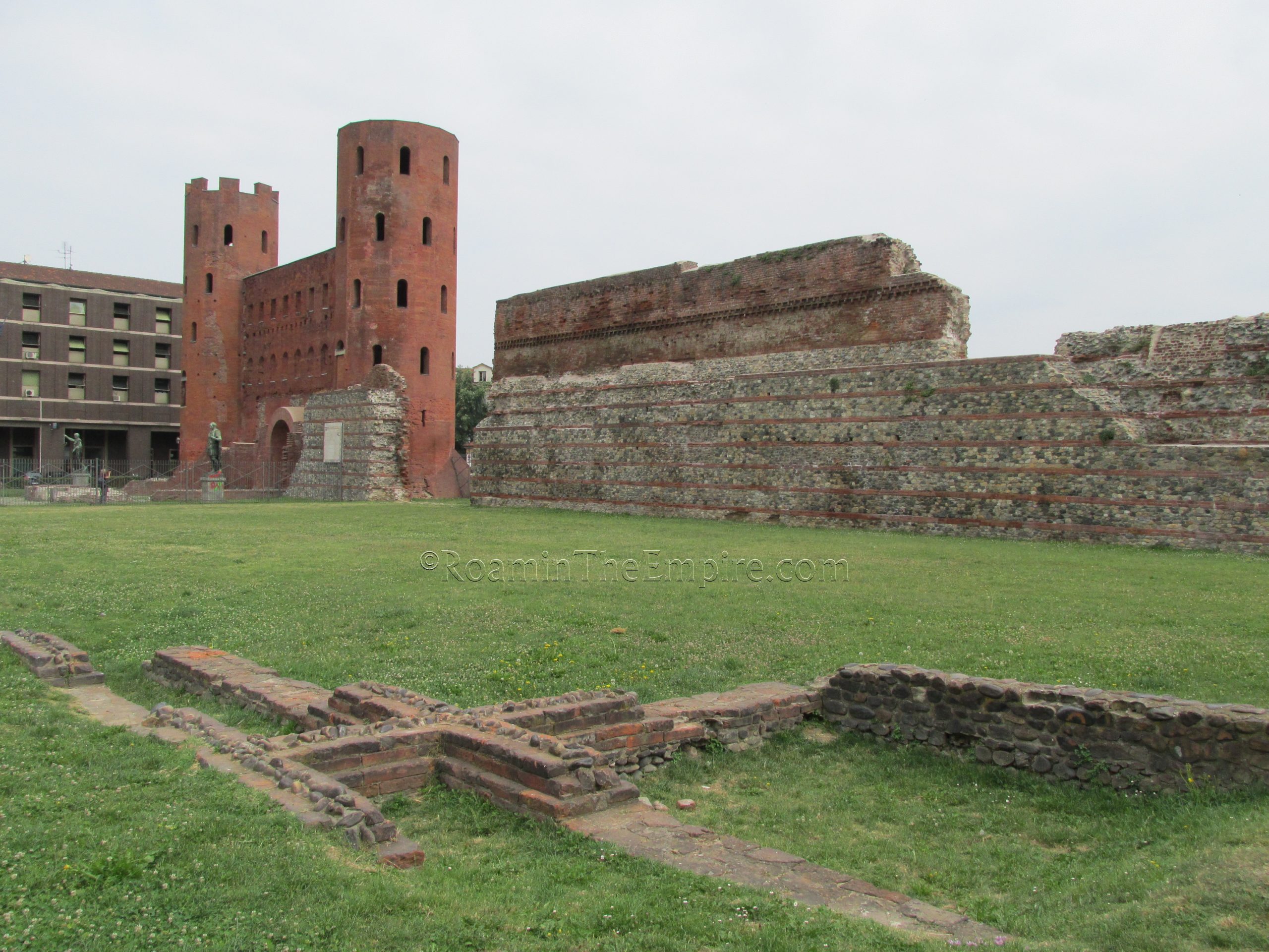 Remains in the Parco Archeologico Torri Palatina, along with the Porta Palatina and adjacent walls. Julia Augusta Taurinorum.