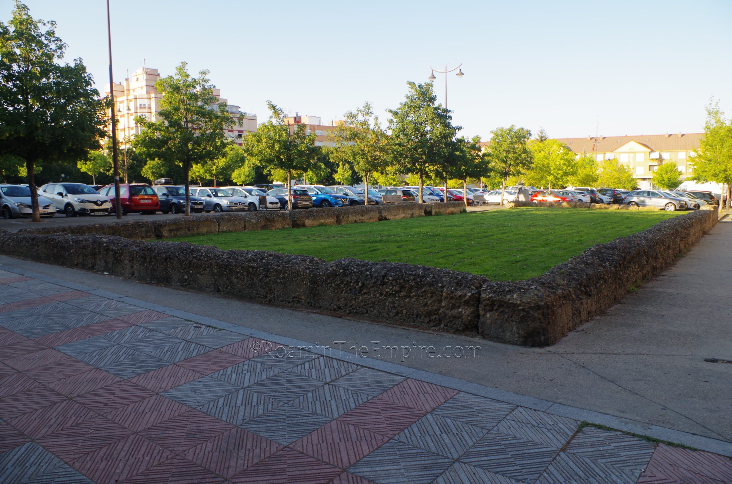 Remains of the cistern off Calle Arquitecto Ramón Cañas del Río.