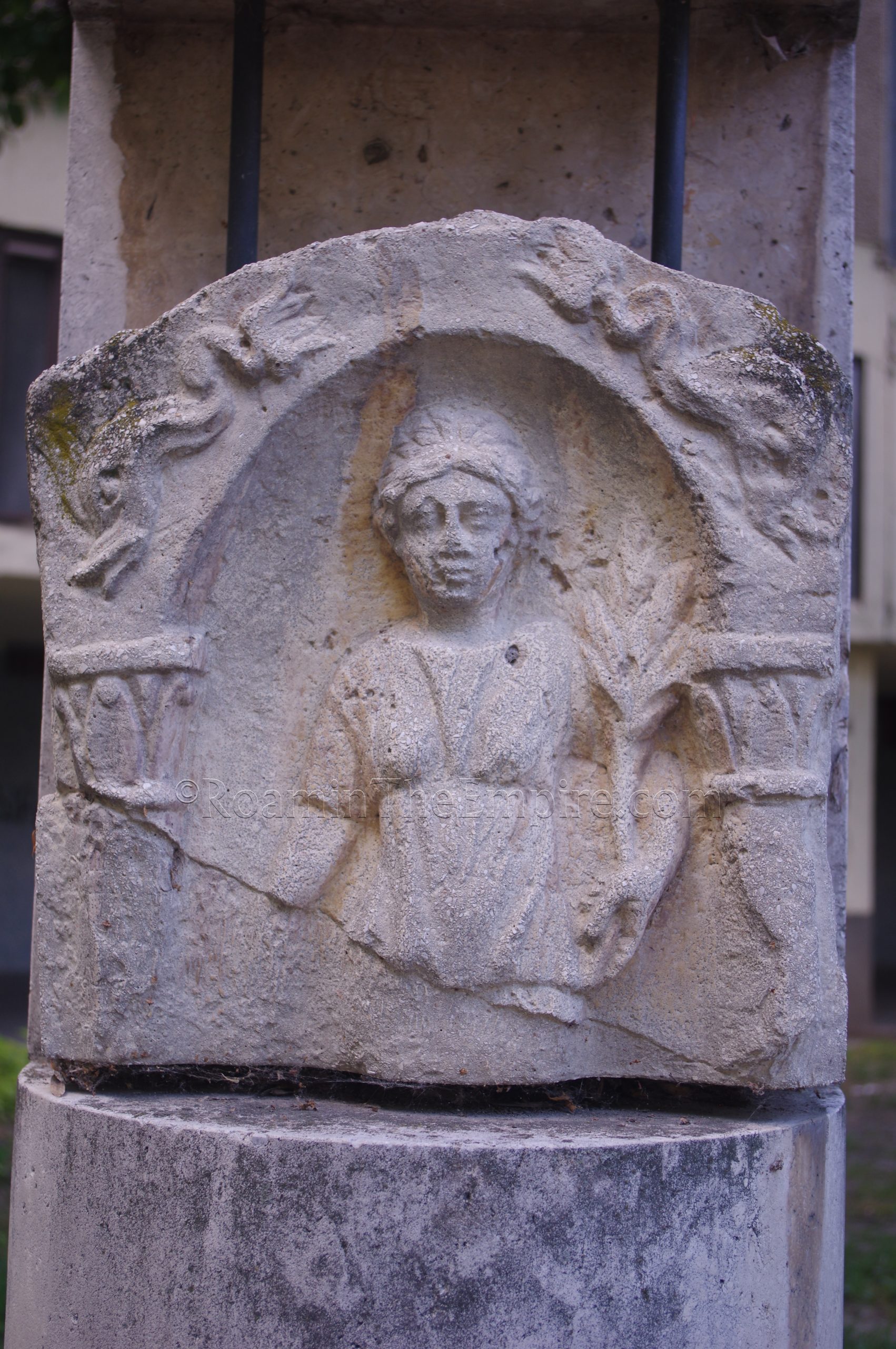 Goddess relief from Harrer Pál u. 12.