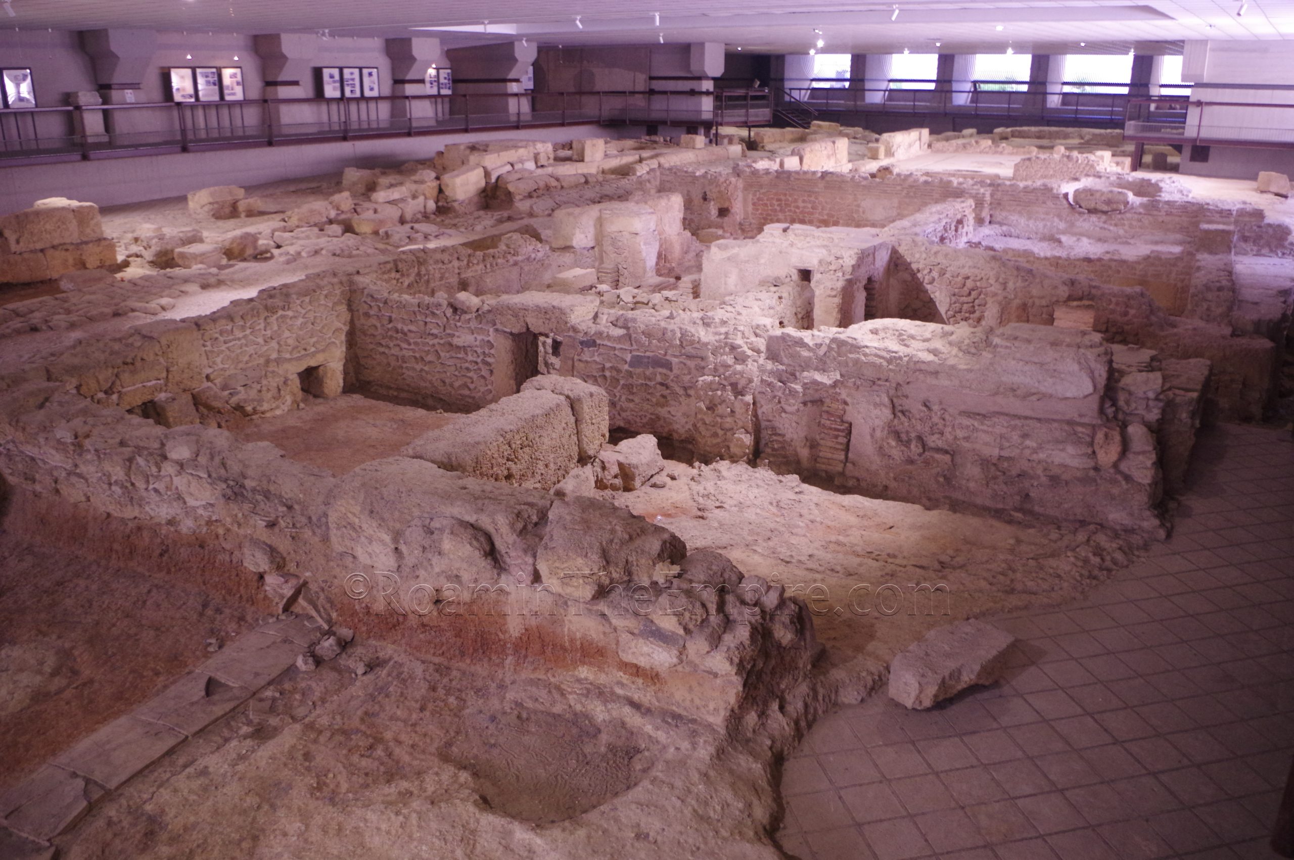 Area Archeologica di San Pietro degli Schiavoni with the bathing complex in the foreground. Brundisium.