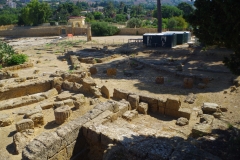 Agora area behind the museum.