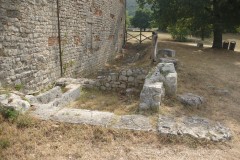Building south of the Chiesa Santi Cosma e Damiano.