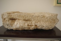 Rock cut inion marking the ownership of a nearby spring at Capo d'Acqua.