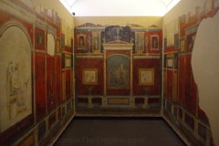 Reconstructed cubiculum from a villa along the Tiber, possibly belonging to Agrippa, in the Museo Nazionale Romano, Palazzo Massimo alle Terme.