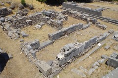 Abaton (Building D) adjacent to Temple B. Abaton (Building D) adjacent to Temple B.