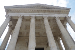 Front of the Maison Carrée.