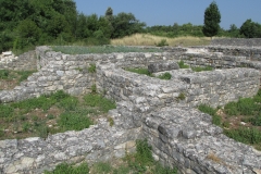 Central podium of the capitolium.