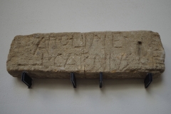 Latin dedication to Apollo by Lucius Carnius, son of Gaius. Found at Halaesa and dated to the 3rd century BCE.