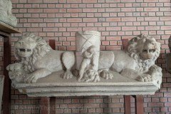 Upper portion of a funerary monument dated to the 1st or 2nd century CE. Lapidarium.