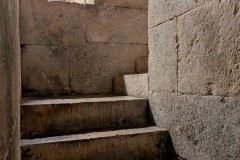 Stairwell on the west side of the apse of hall 6a.