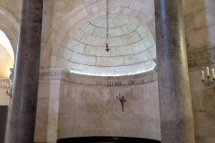 Apsidal niche and columns of the lower level of the mausoleum.