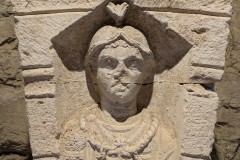 Keystone from an arch with a relief of Roma. Dated to the late 3rd or early 4th century CE. Found at Čitluk (ancient Aequum). Arheološki Muzej u Splitu.