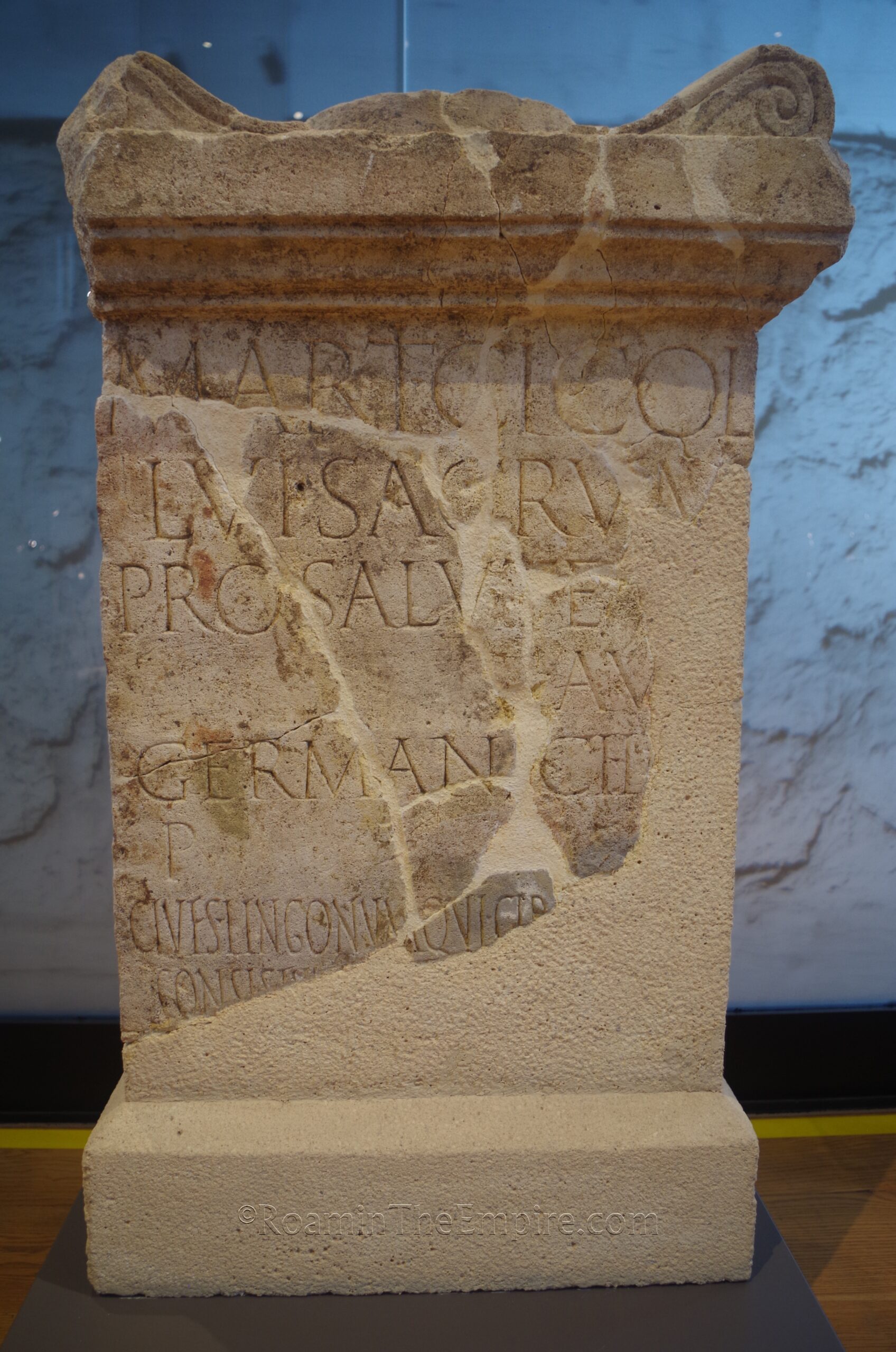 Altar dedicated to Mars Cicollus for the health and benefit of Tiberius by the members of the Lingones who settled at Cibernodurum. Dated to 55-68 CE. Found in Xanten. LVR-RömerMuseum.