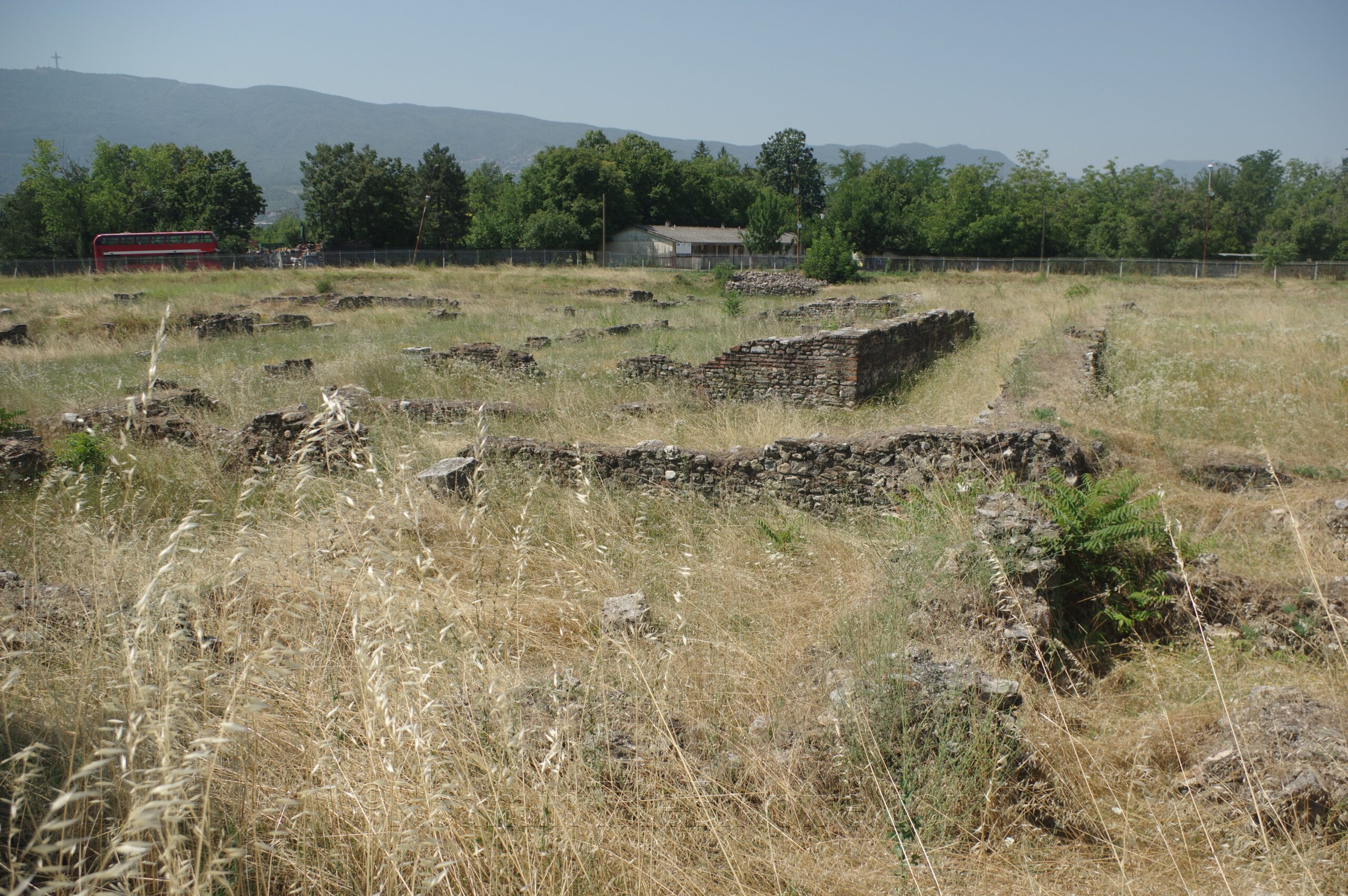 Horreum and 6th century CE building.