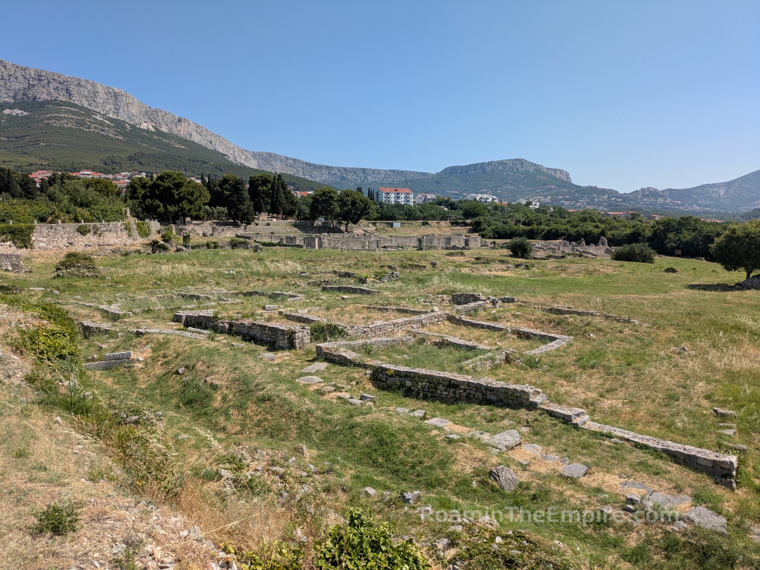 Residential buildings north of the Porta Caesarea.