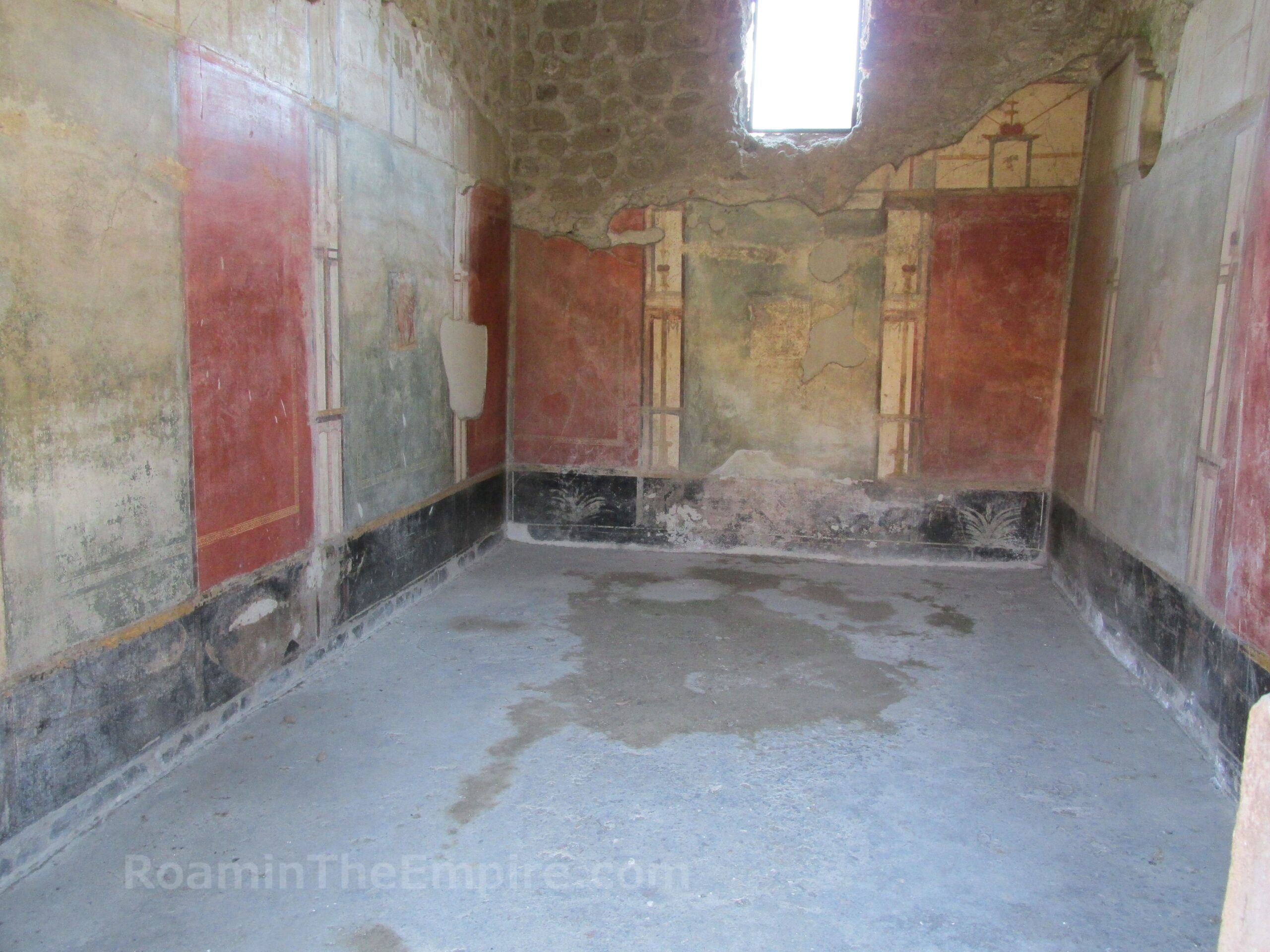 Cubiculum from the House of Marcus Lucretius Fronto at Pompeii.