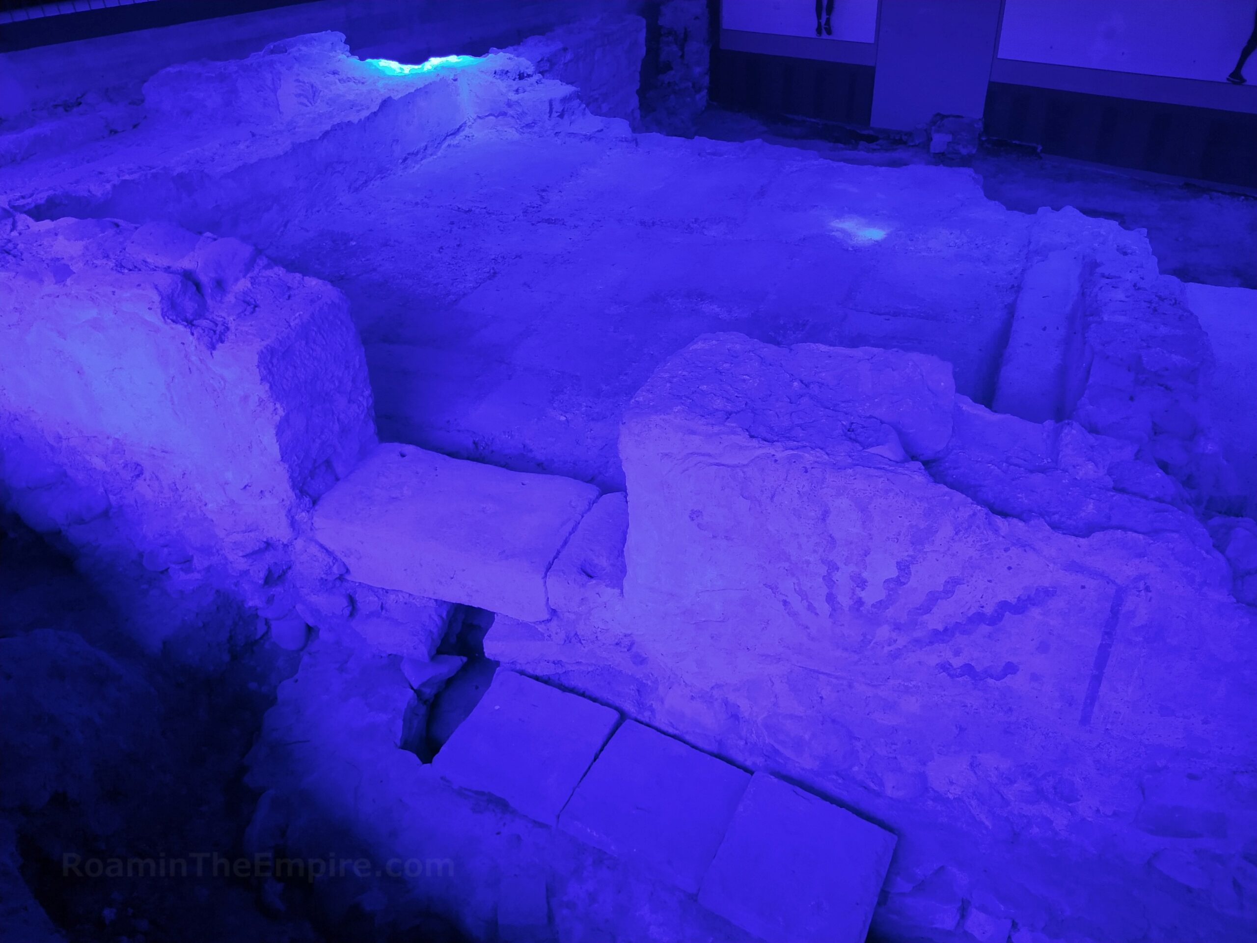 Frigidarium.